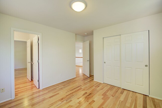 Building Photo - 3Bd/2.5Ba Redmond Home