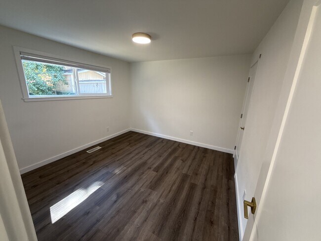 Building Photo - 4239 S 184th Pl