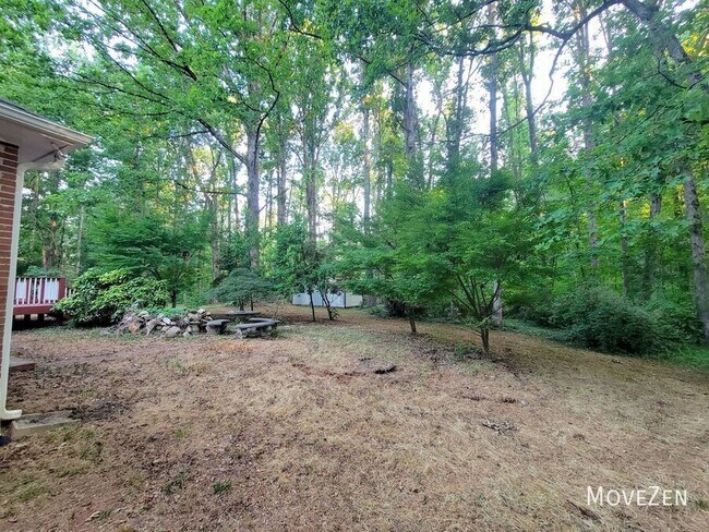 Building Photo - 303 Driftwood Dr