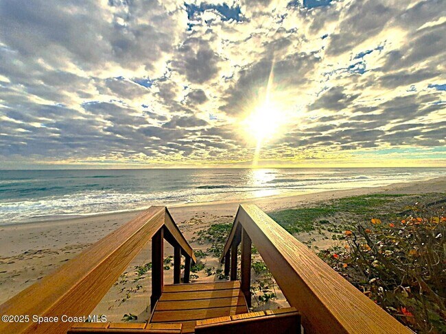 Building Photo - 190 Sea Crest Dr