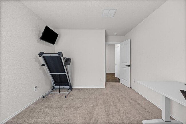 Building Photo - 325 Granary Dr