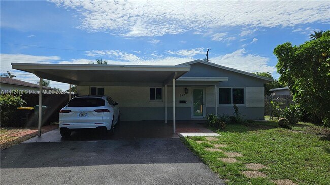 Building Photo - 822 NW 12th Ave