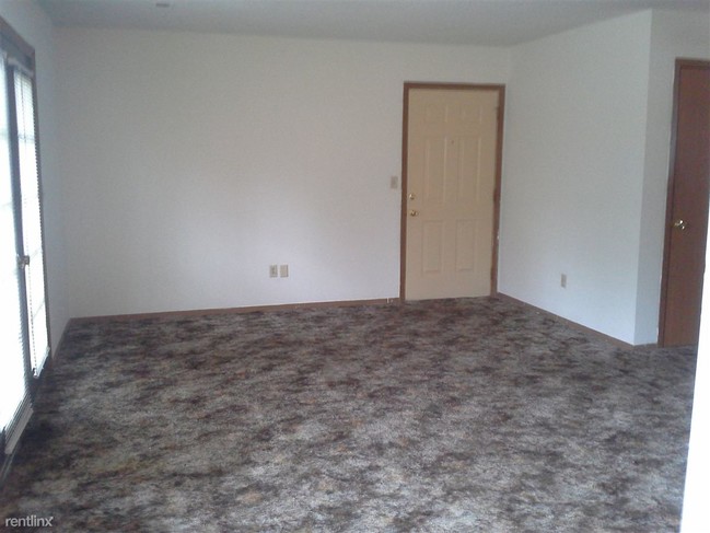 Building Photo - 125 Idlerun Dr