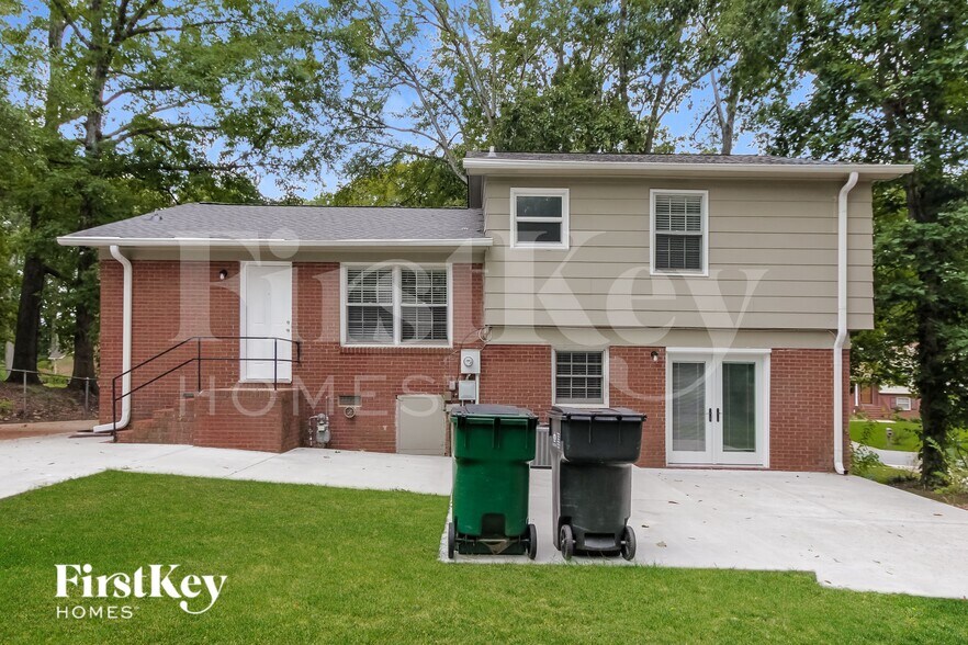 Building Photo - 6814 Elm Forest Dr