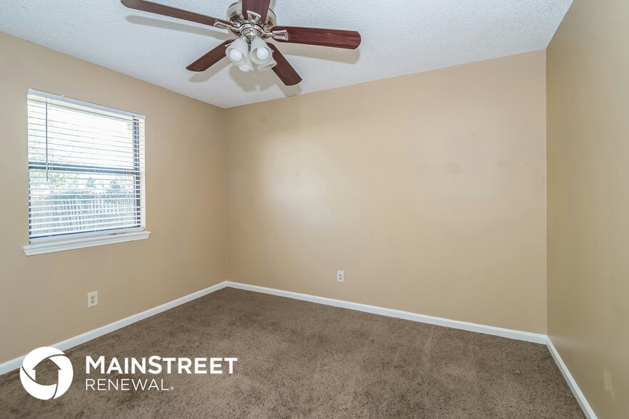 Building Photo - 1826 Blarney Cir