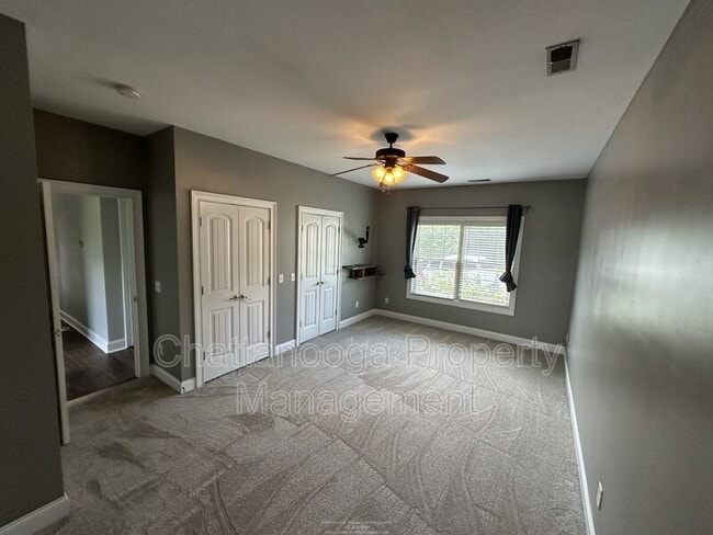 Building Photo - 9936 Falcon Crest Dr