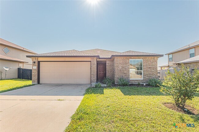 Building Photo - 2302 Terry Dr