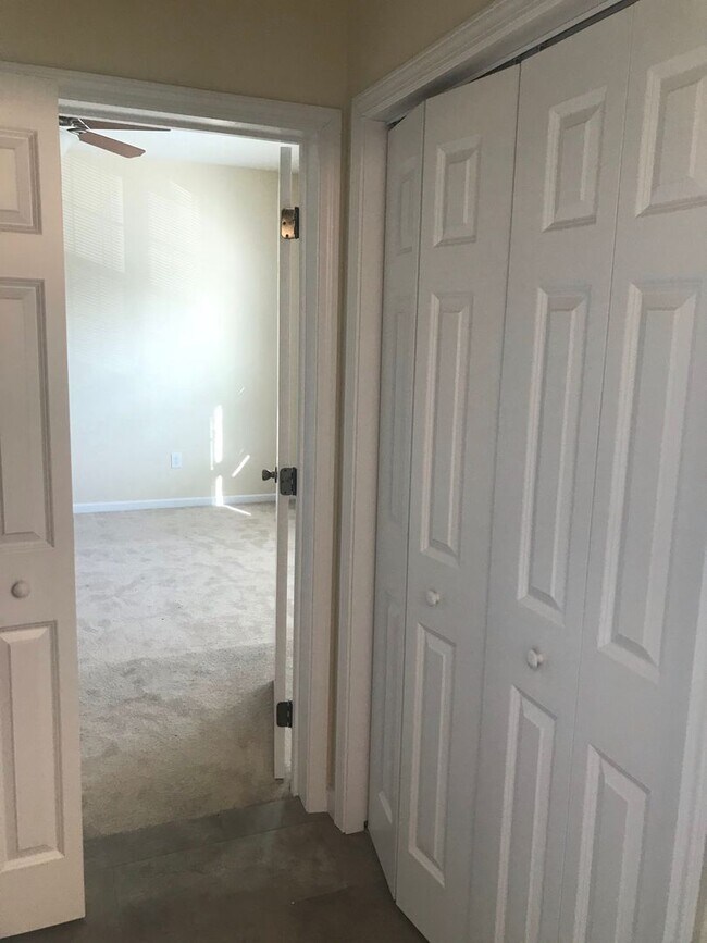 Building Photo - Arden Townhome: Commuter's Wishlist
