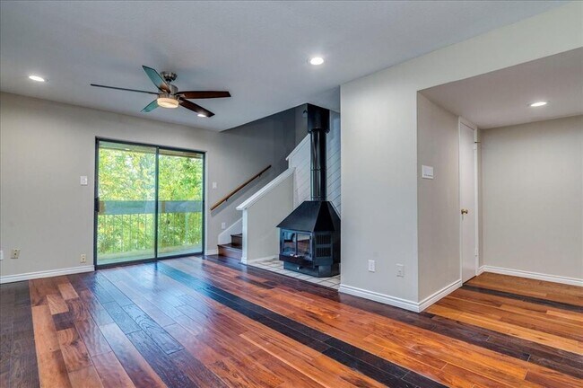Building Photo - 1411 Norwalk Ln