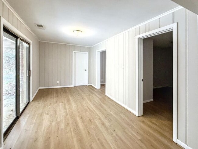 Building Photo - 5026 Bud Holmes Rd