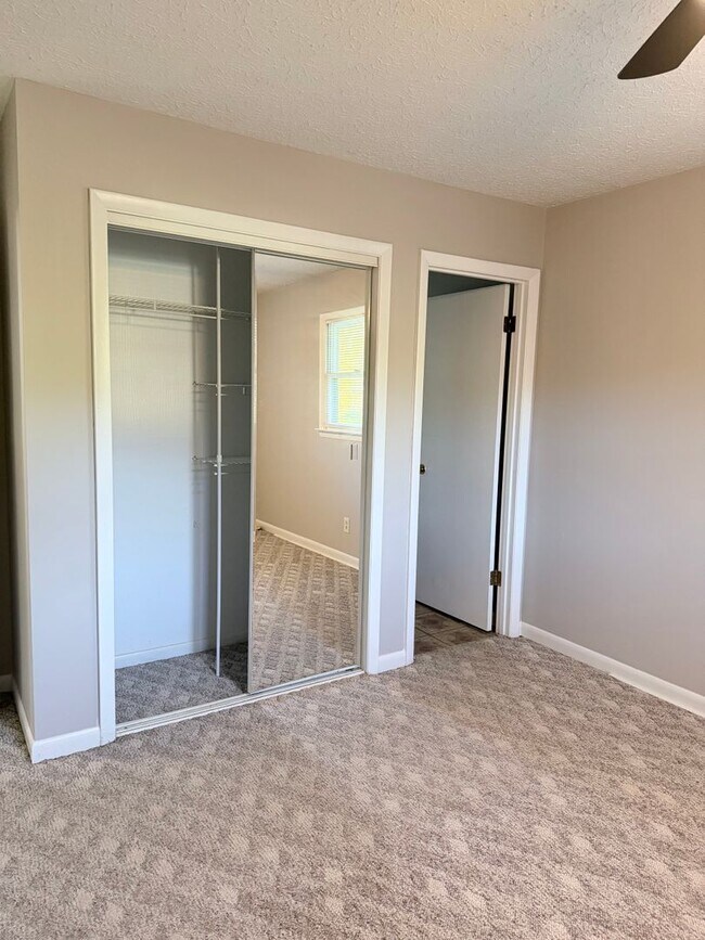 Building Photo - Spacious 3 Bed, 2 Bath Home in Arden With Large Finished Basement - Available Now!