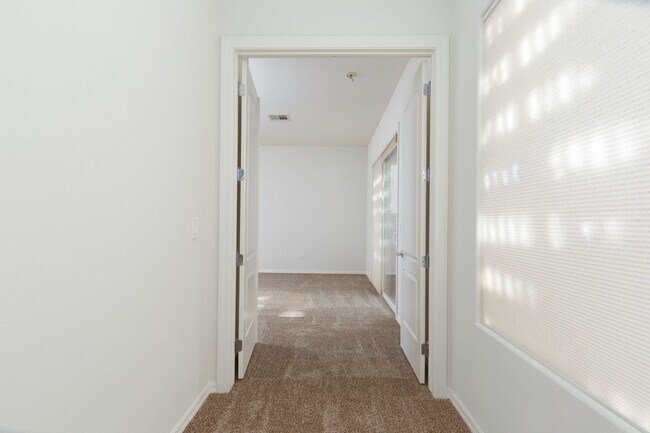 Building Photo - Beautiful Home With Casita in Sun City Anthem