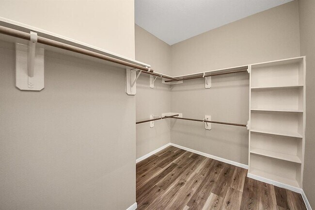 Building Photo - 22035 Emerald Run Ln