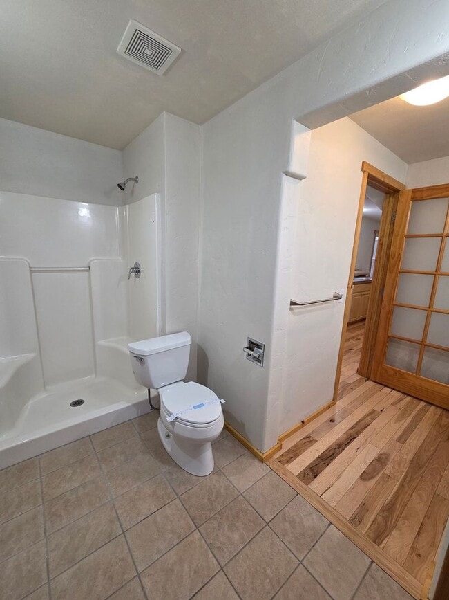 Building Photo - s2980