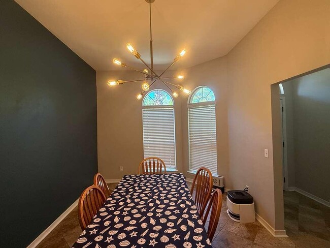 Building Photo - 4216 Shadow Ln