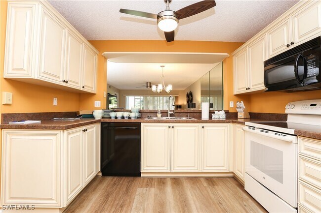 Building Photo - 5908 Cranbrook Way