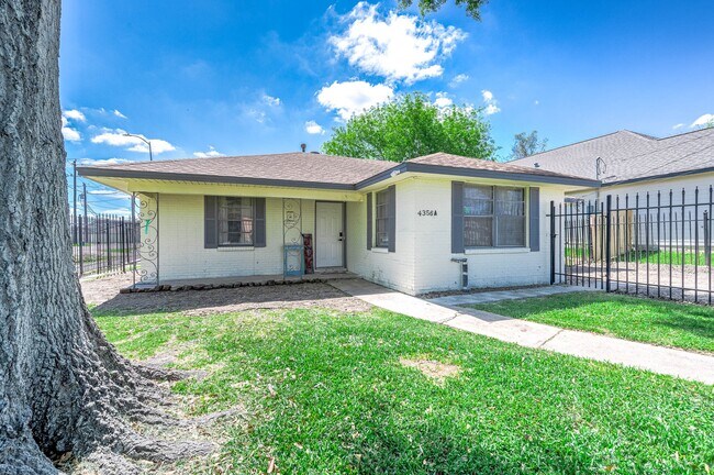 Building Photo - 4356 Phlox St