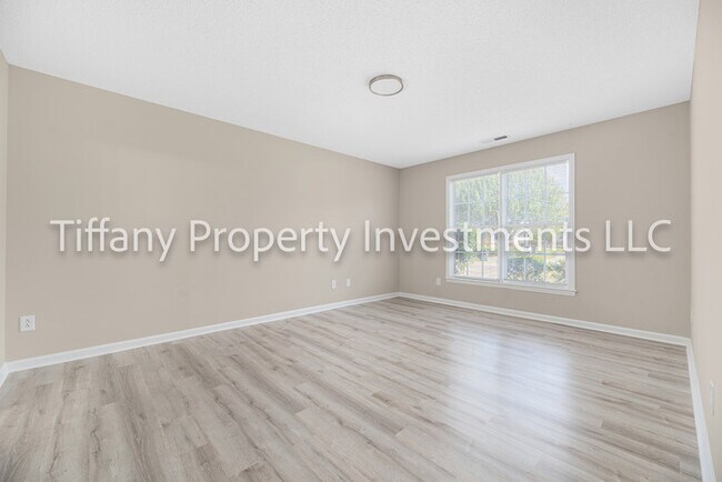 Building Photo - 2427 Hunters Way