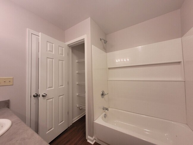 Building Photo - DUNBARTON