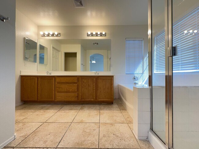 Building Photo - ASBURY PARK UNIT #1 IN SUMMERLIN