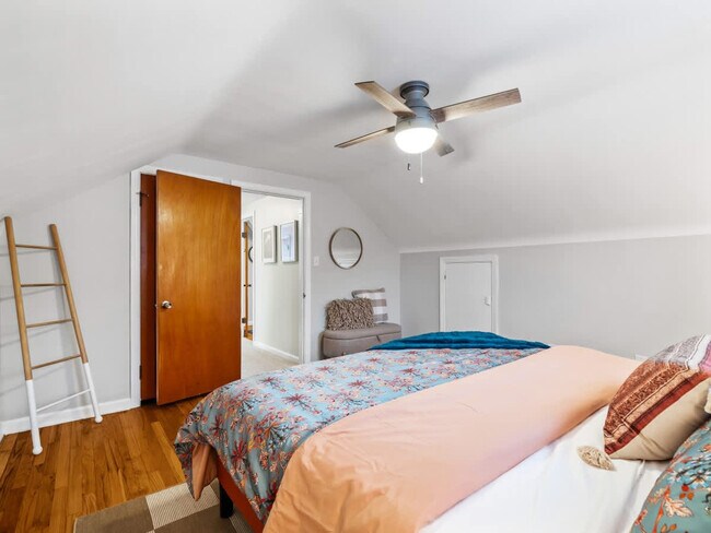 Building Photo - 386 Walworth Ave