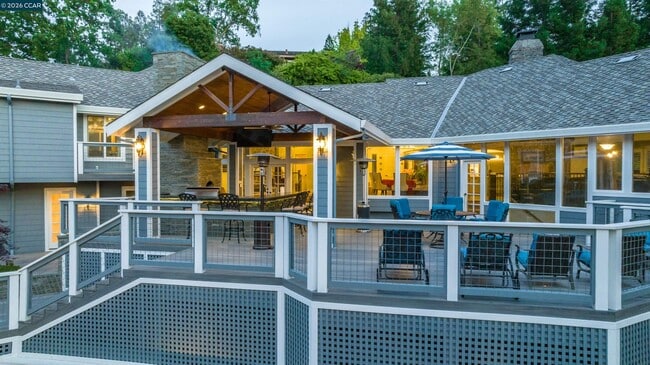 Building Photo - 2324 Saddleback Dr