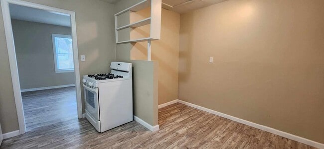 Building Photo - Spacious Home for rent!