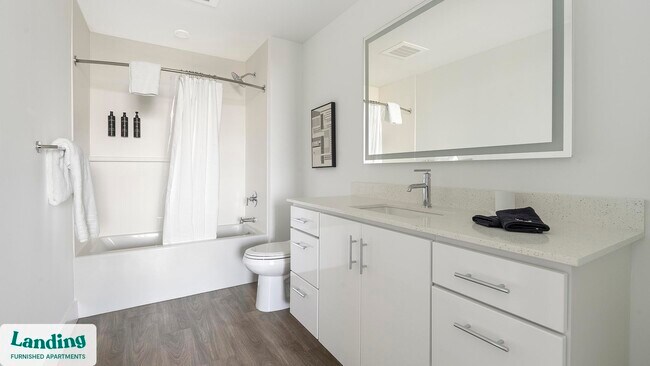 Building Photo - 1950 Mayfair St