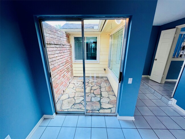 Building Photo - 16079 Hidden Acres Dr