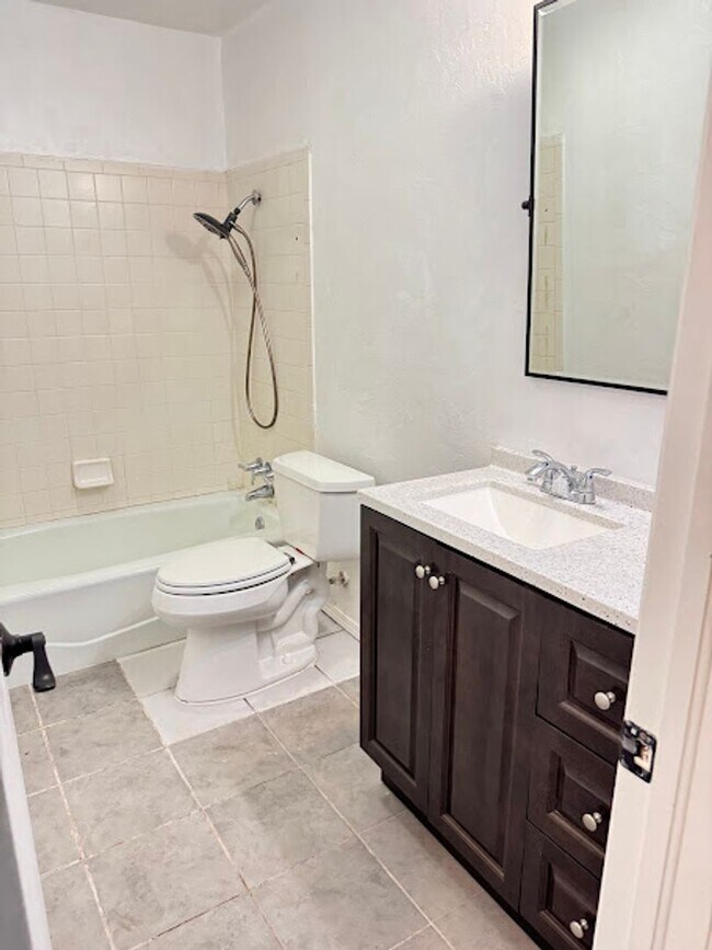 Building Photo - Charming 3-Bedroom, 2-Bath Home for Rent in Edmond – Prime Location!