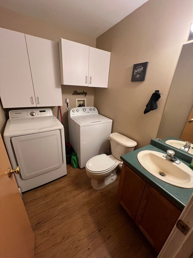 Building Photo - 2 Folly Brook Terrace