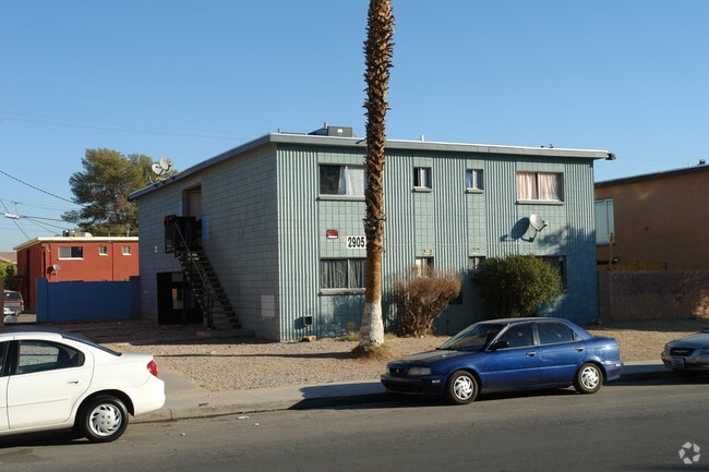 Primary Photo - 2905 Elm Ave