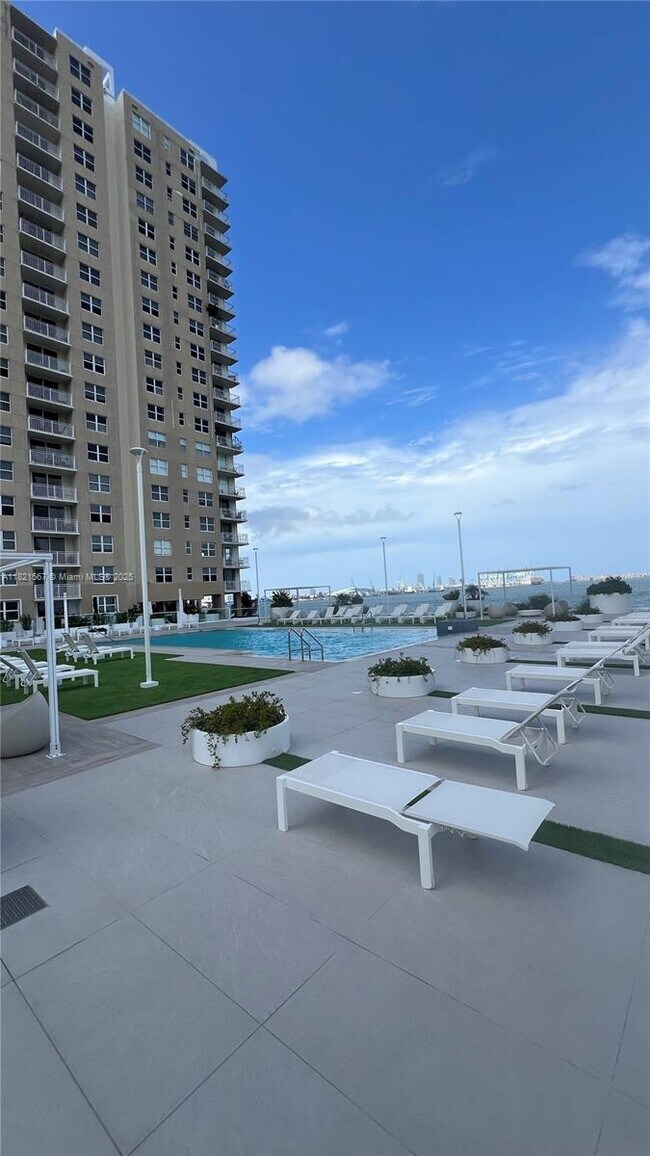 Building Photo - 770 Claughton Island Dr