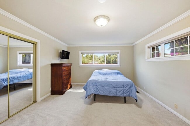 Building Photo - 25 Warmwood Way