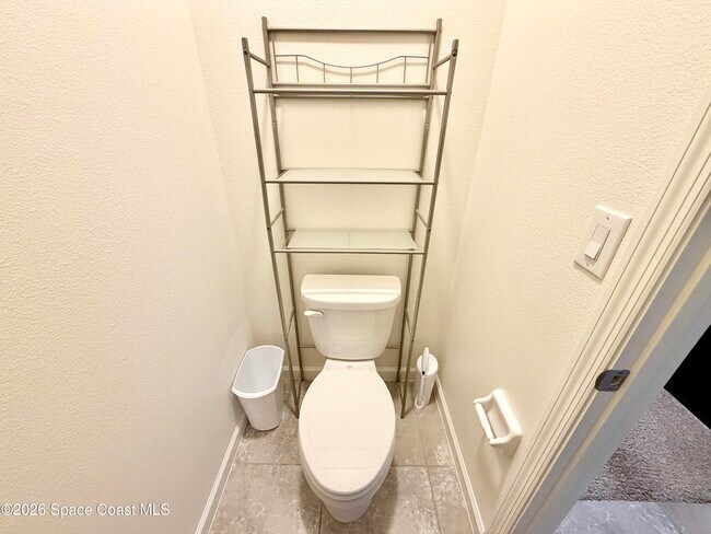 Building Photo - 388 Coyote Dr