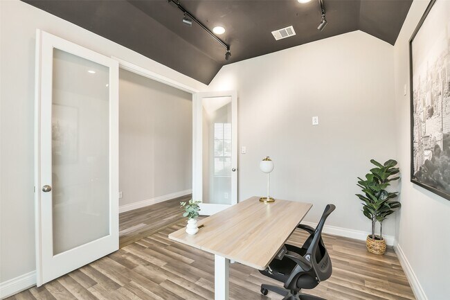 Building Photo - 19827 Bronze Spur Ct