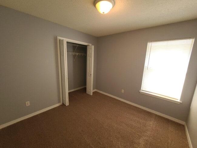 Building Photo - 2787 Bay Club Dr