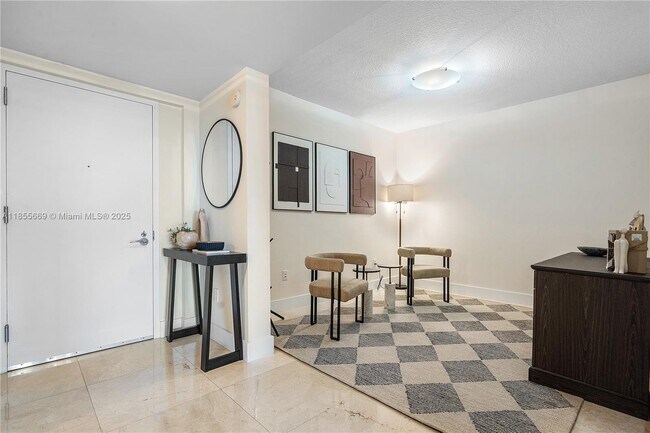 Building Photo - 2641 N Flamingo Rd
