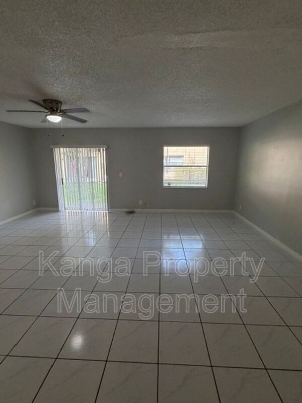 Building Photo - 11449 NW 35th St