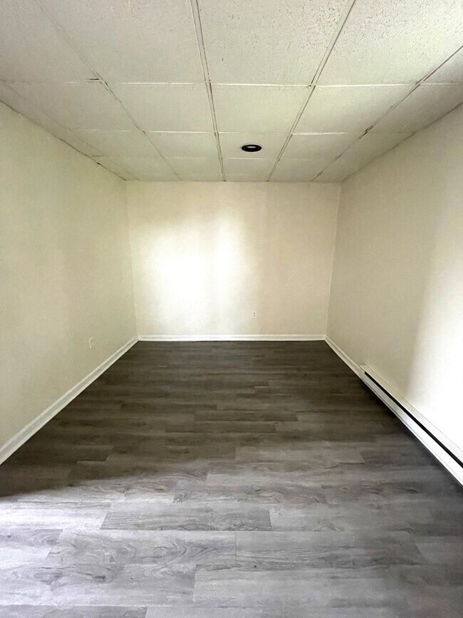 Building Photo - 334 Ann St