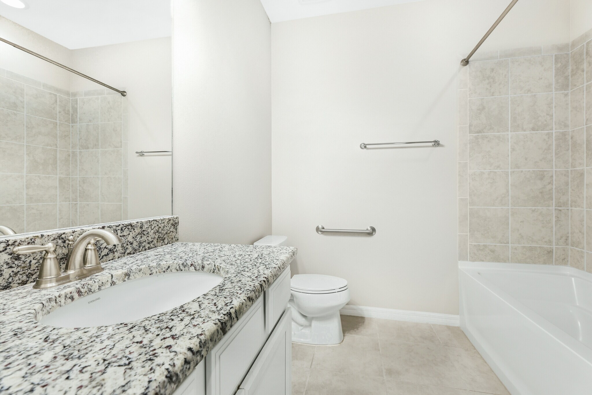 Building Photo - 12710 Sorrento Way