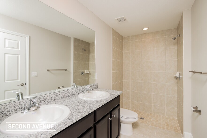 Building Photo - 534 Poplar St SE