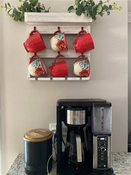 Building Photo - 481 Pine St