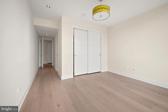 Building Photo - 1055 Wisconsin Ave NW