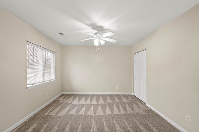 First floor bedroom/office - 74 Nicholas Dr