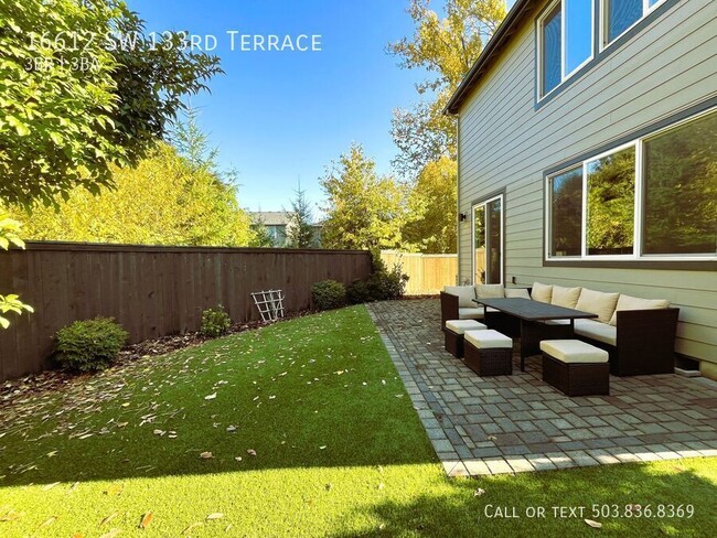 Building Photo - Perfection On A Private Lot Backing To Gre...