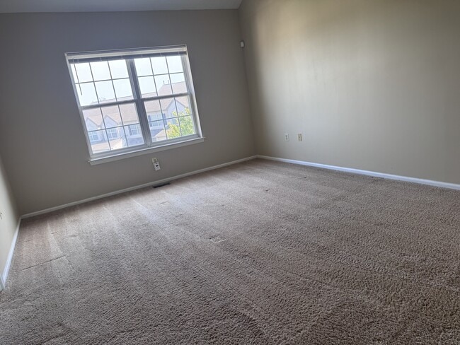 Building Photo - 654 Fawn Cir