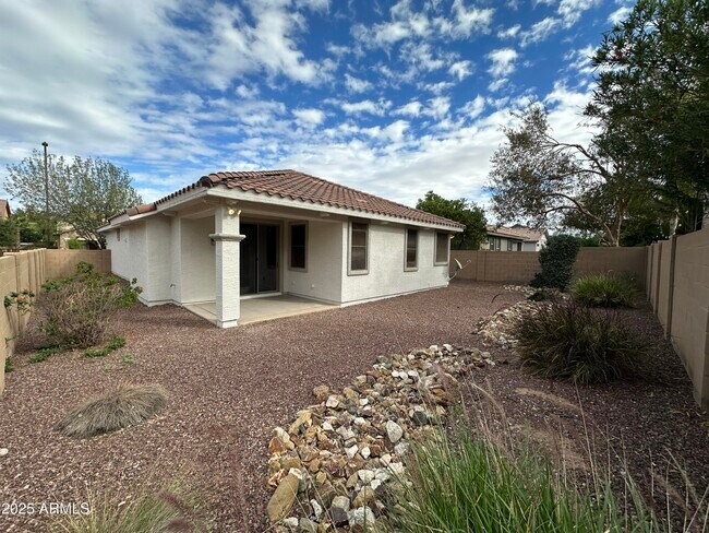 Building Photo - 2653 E Canyon Creek Dr