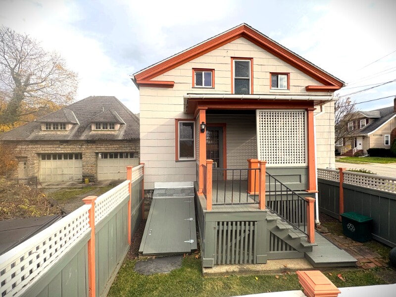 Building Photo - 3 E 3rd Ave