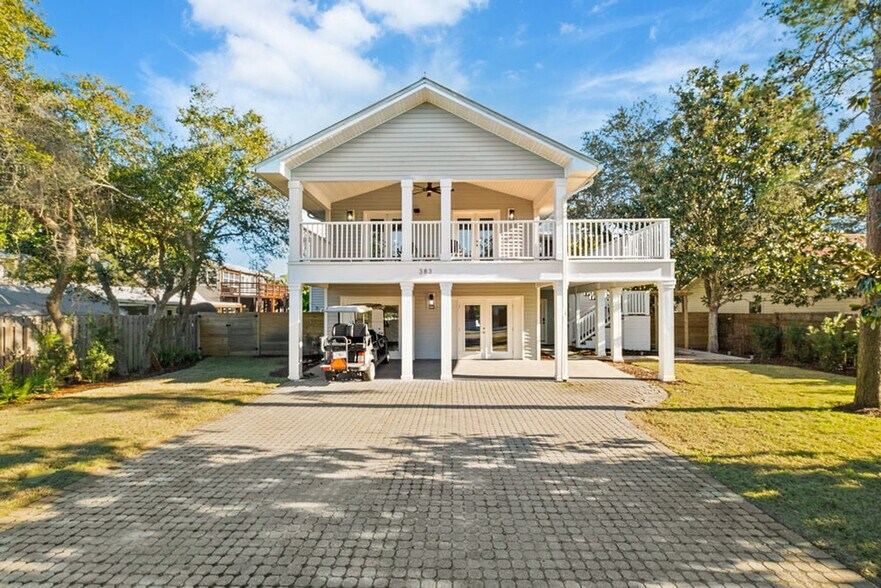 Building Photo - 383 Lakeview Dr
